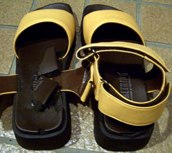 サンダル崩壊！