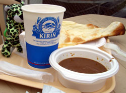 ピリ辛カレーとぱりっとナン